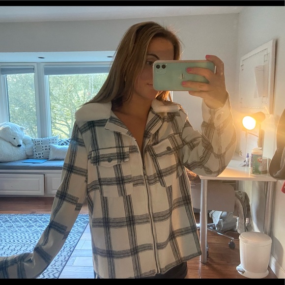 Cute plaid jacket - Picture 2 of 2